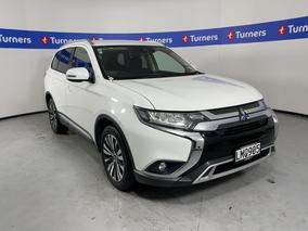 Photo '1' of Mitsubishi Outlander