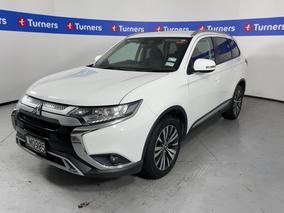 Photo '4' of Mitsubishi Outlander