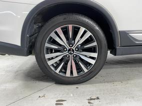 Photo '12' of Mitsubishi Outlander