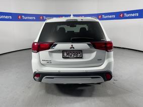 Photo '6' of Mitsubishi Outlander