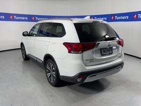 Photo '5' of Mitsubishi Outlander