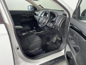 Photo '16' of Mitsubishi Outlander