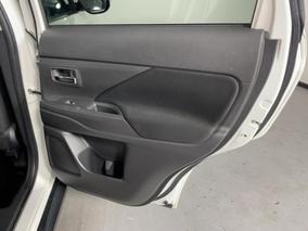Photo '19' of Mitsubishi Outlander