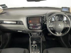 Photo '17' of Mitsubishi Outlander