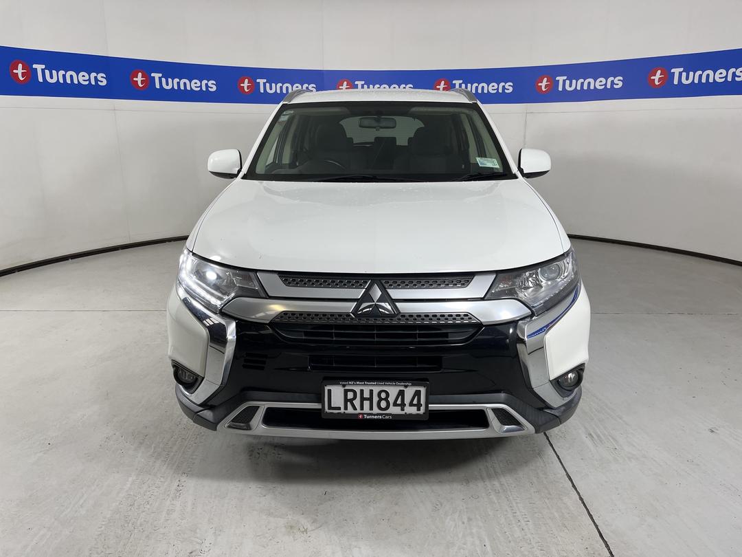 Photo '2' of Mitsubishi Outlander