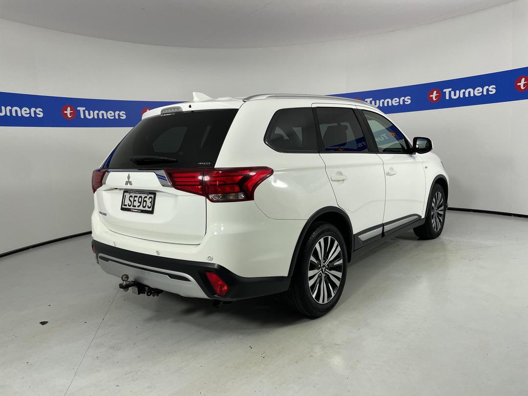 Photo '7' of Mitsubishi Outlander