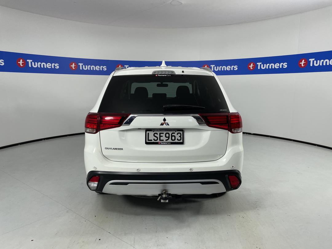 Photo '6' of Mitsubishi Outlander