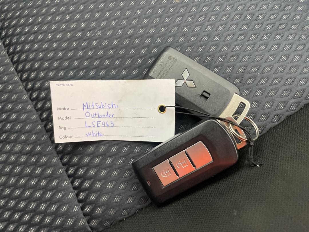 Photo '22' of Mitsubishi Outlander