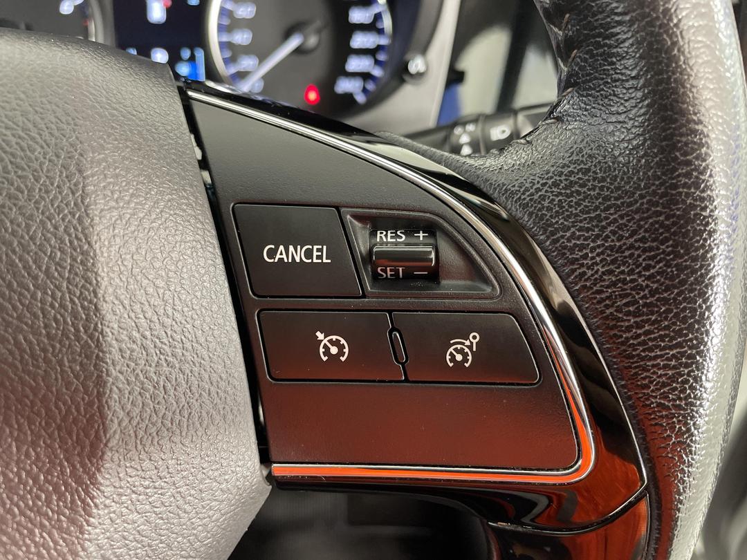 Photo '24' of Mitsubishi Outlander