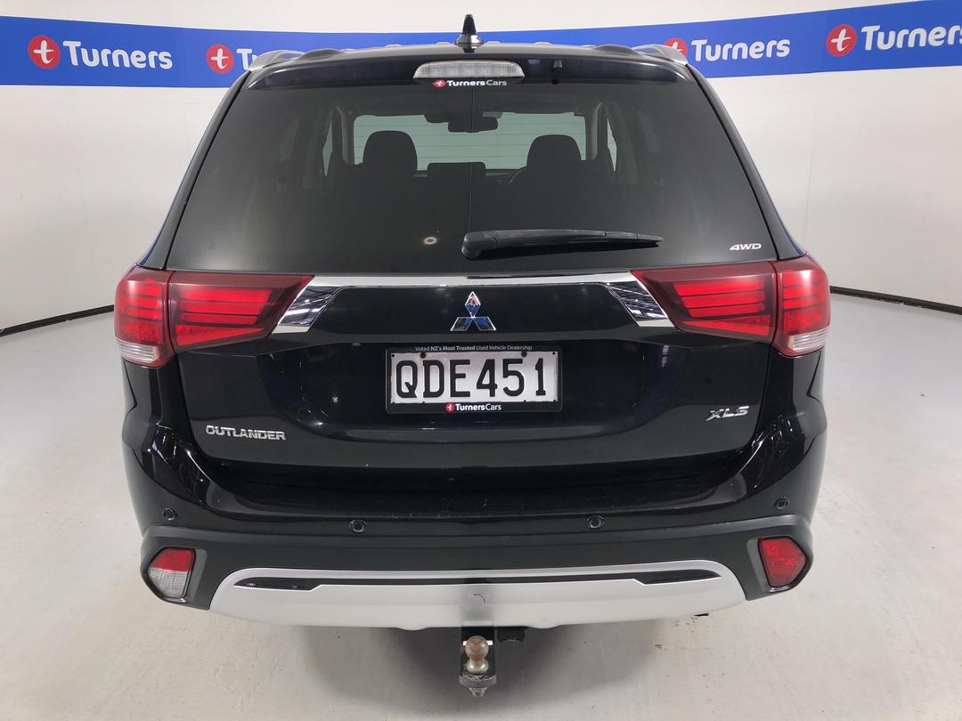 Photo '6' of Mitsubishi Outlander