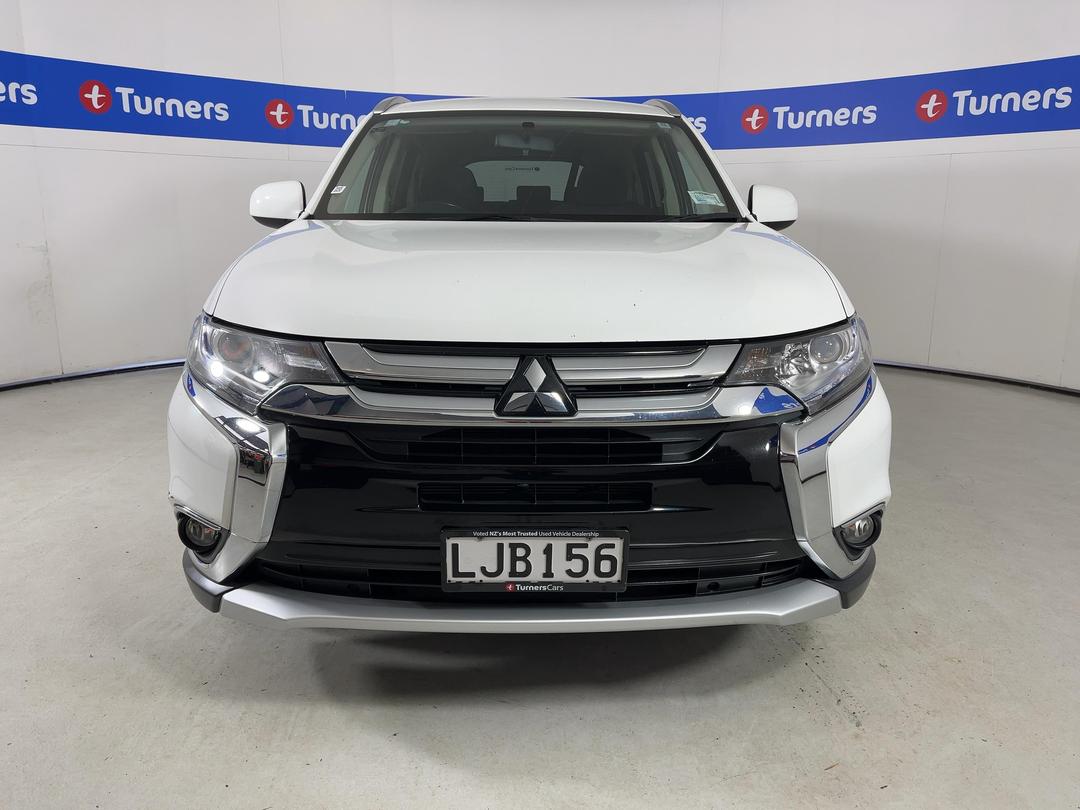 Photo '2' of Mitsubishi Outlander