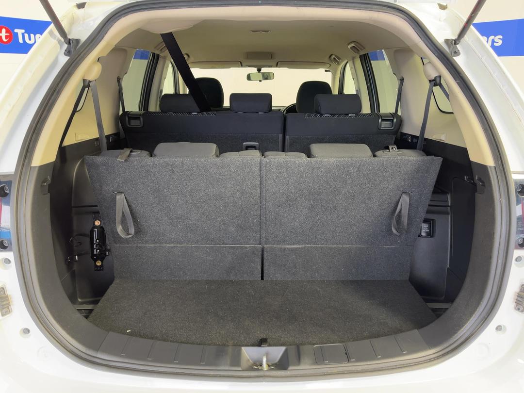 Photo '14' of Mitsubishi Outlander