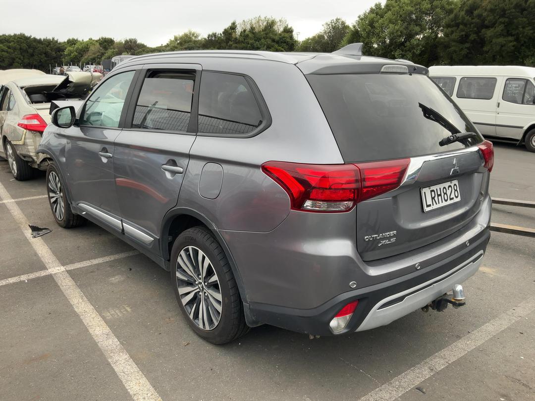 Photo '3' of Mitsubishi Outlander XLS