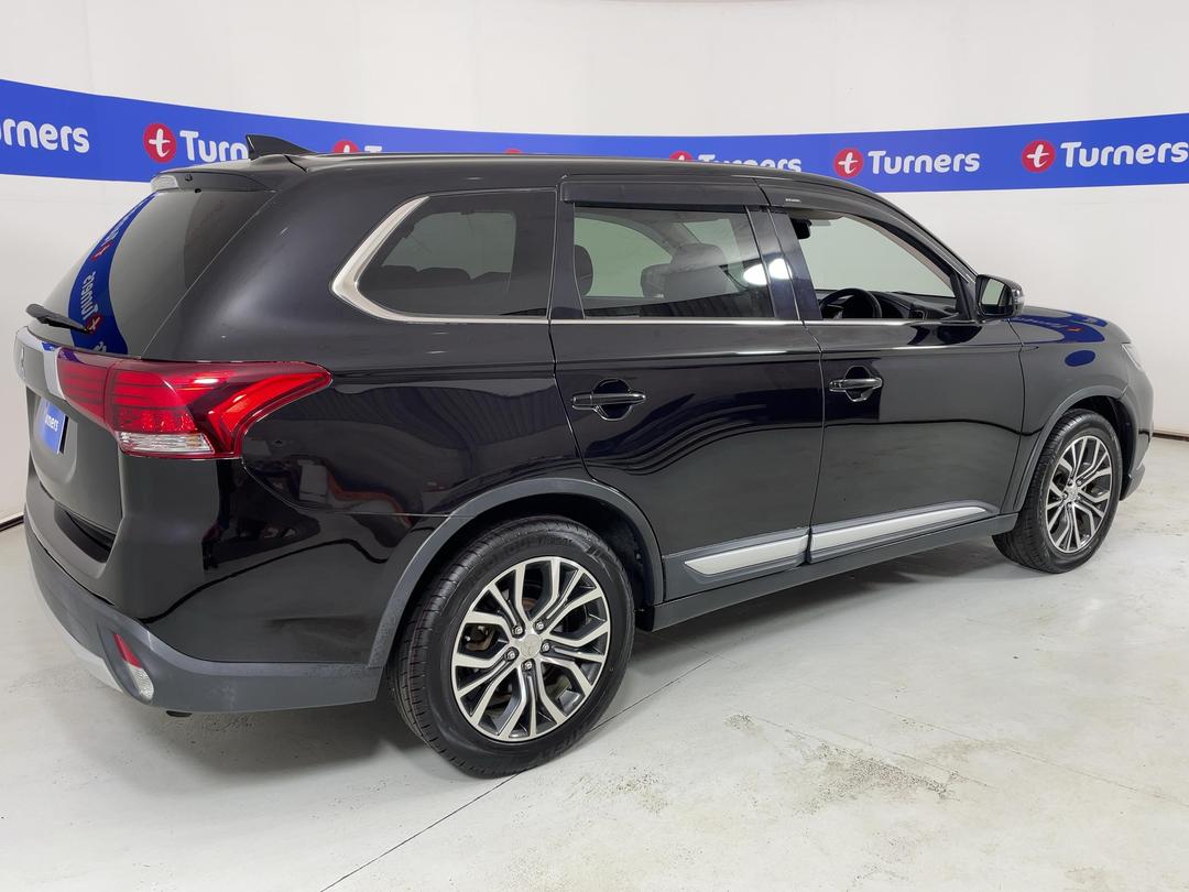 Photo '7' of Mitsubishi Outlander