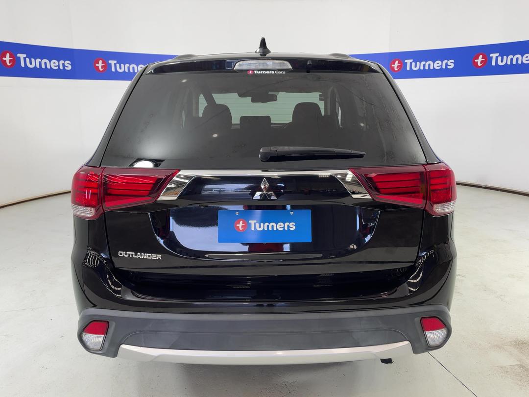 Photo '6' of Mitsubishi Outlander