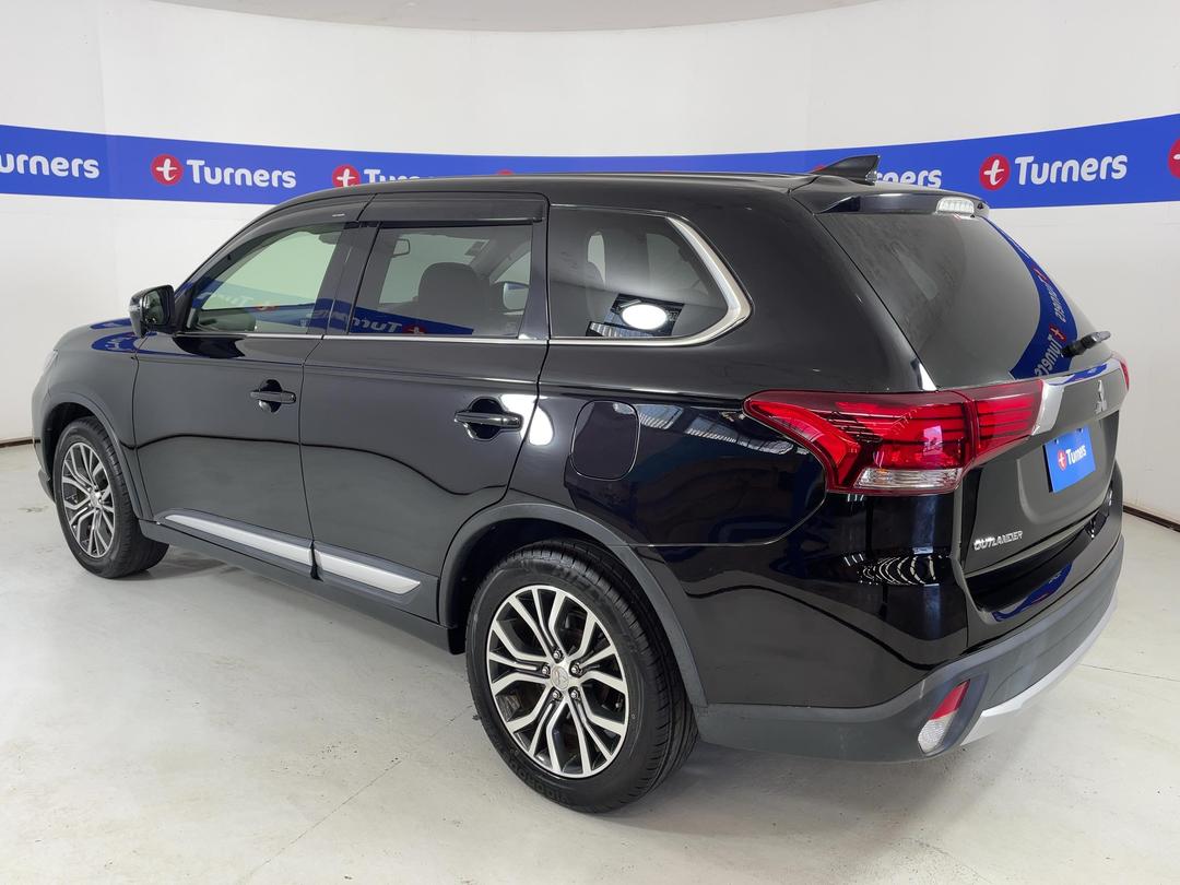 Photo '5' of Mitsubishi Outlander