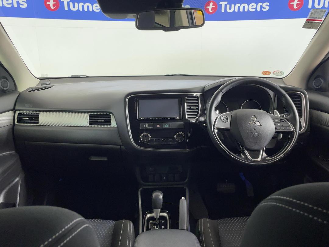 Photo '17' of Mitsubishi Outlander