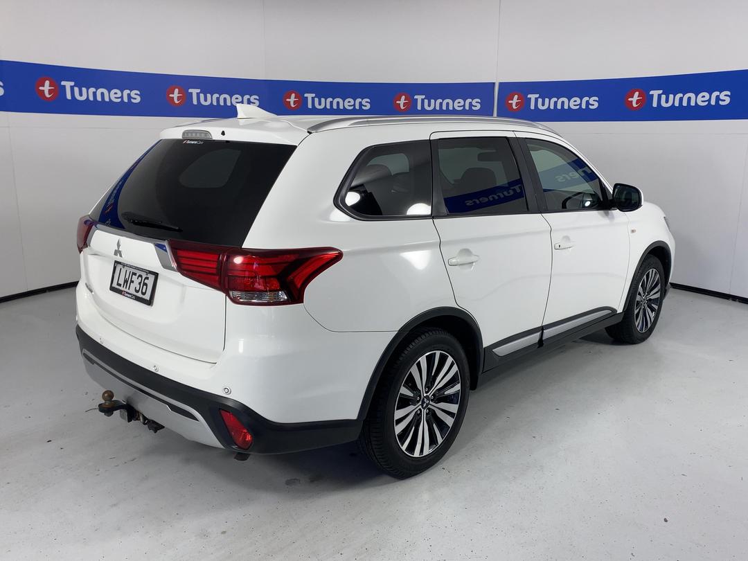 Photo '7' of Mitsubishi Outlander