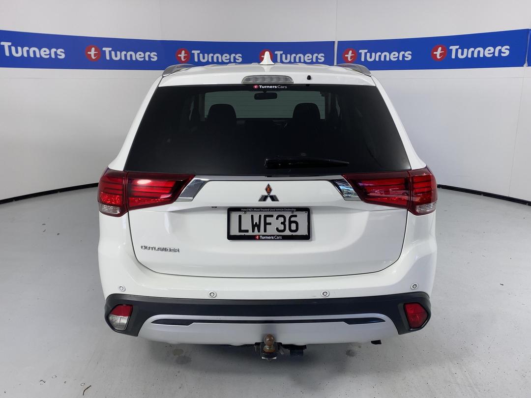 Photo '6' of Mitsubishi Outlander