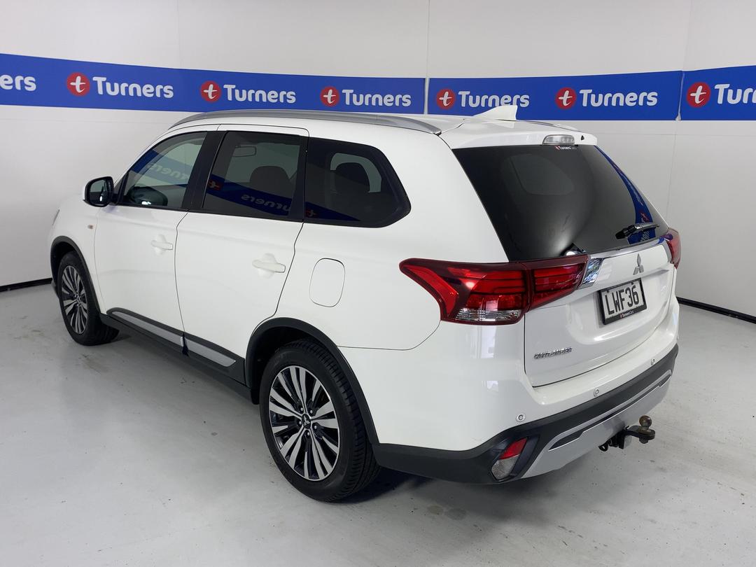 Photo '5' of Mitsubishi Outlander