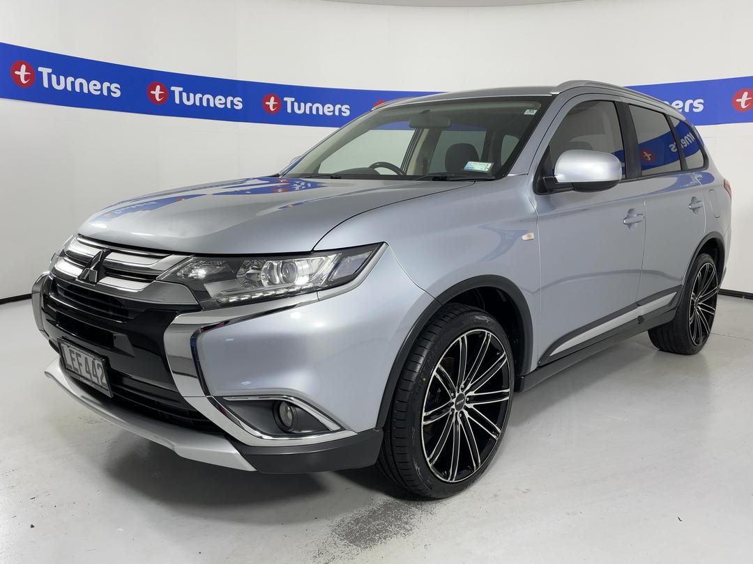 Photo '4' of Mitsubishi Outlander