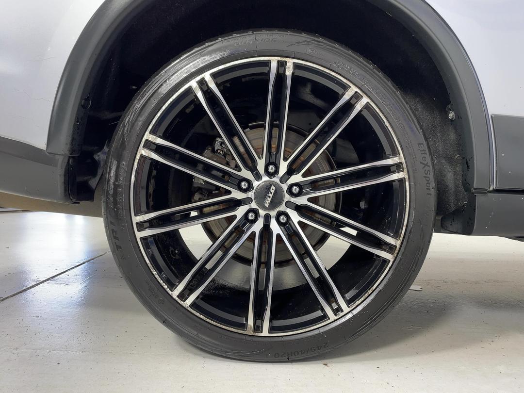 Photo '12' of Mitsubishi Outlander