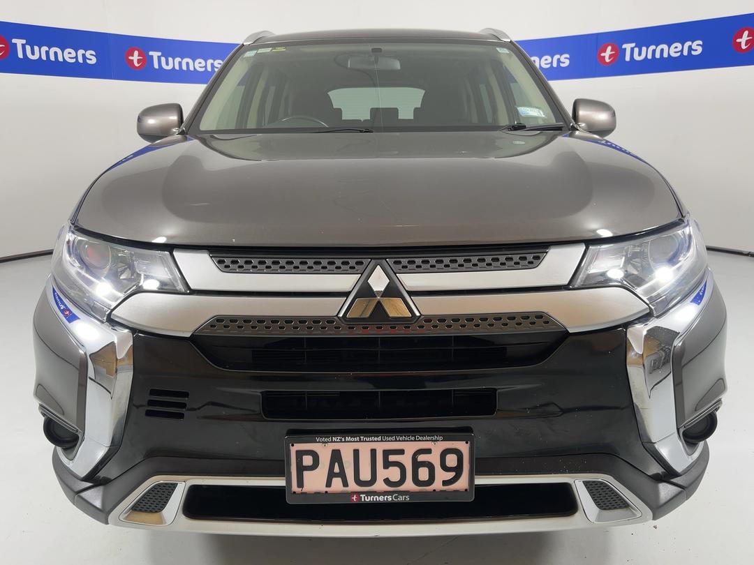 Photo '2' of Mitsubishi Outlander