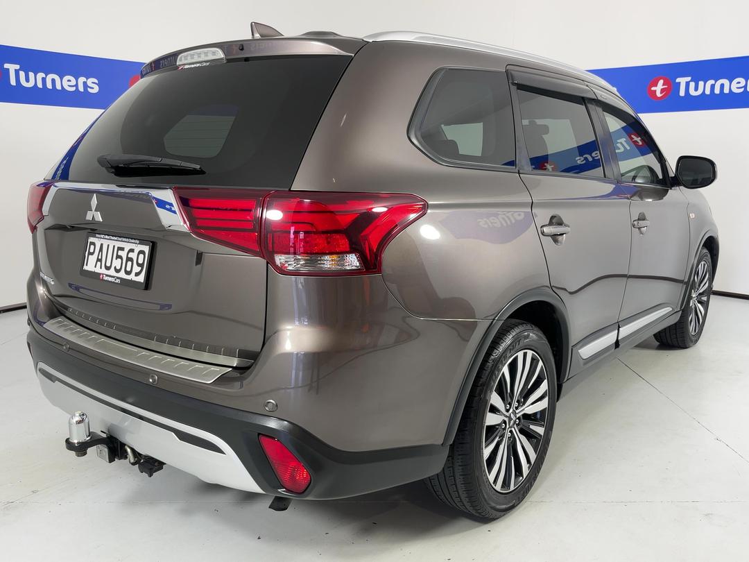 Photo '7' of Mitsubishi Outlander