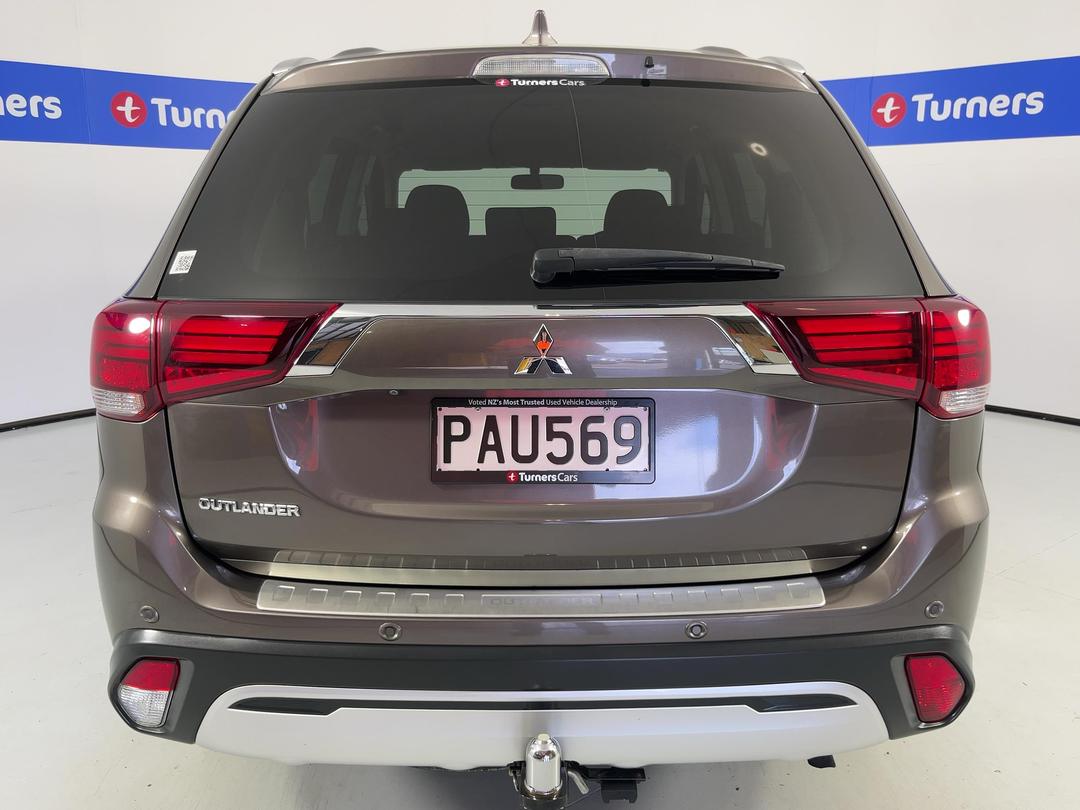 Photo '6' of Mitsubishi Outlander