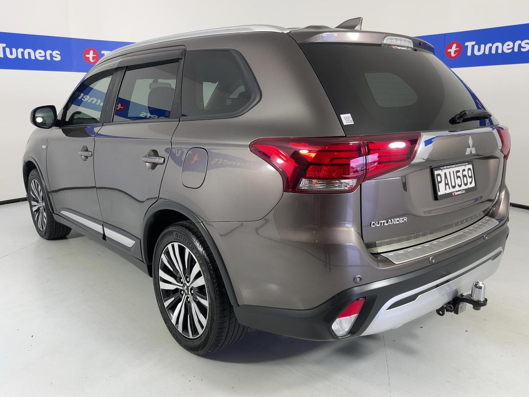 Photo '5' of Mitsubishi Outlander