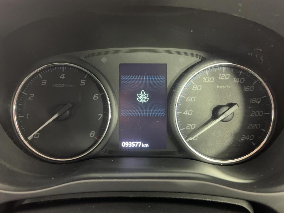Photo '21' of Mitsubishi Outlander