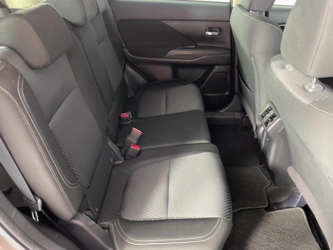 Photo '20' of Mitsubishi Outlander