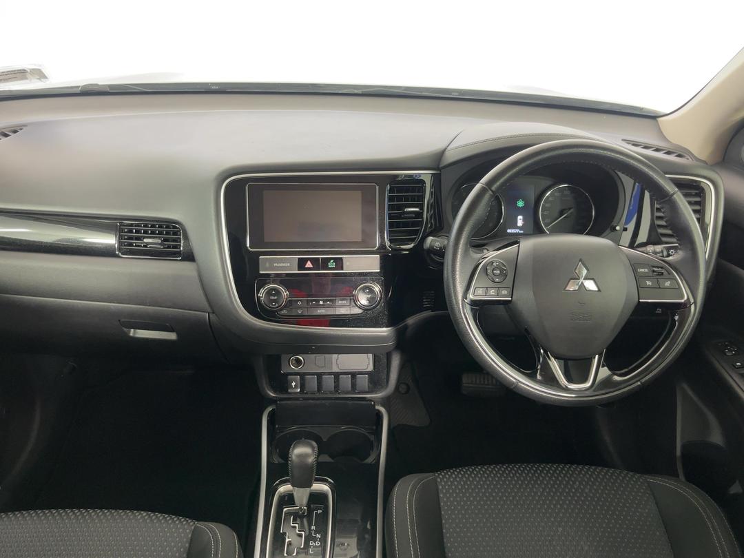 Photo '17' of Mitsubishi Outlander