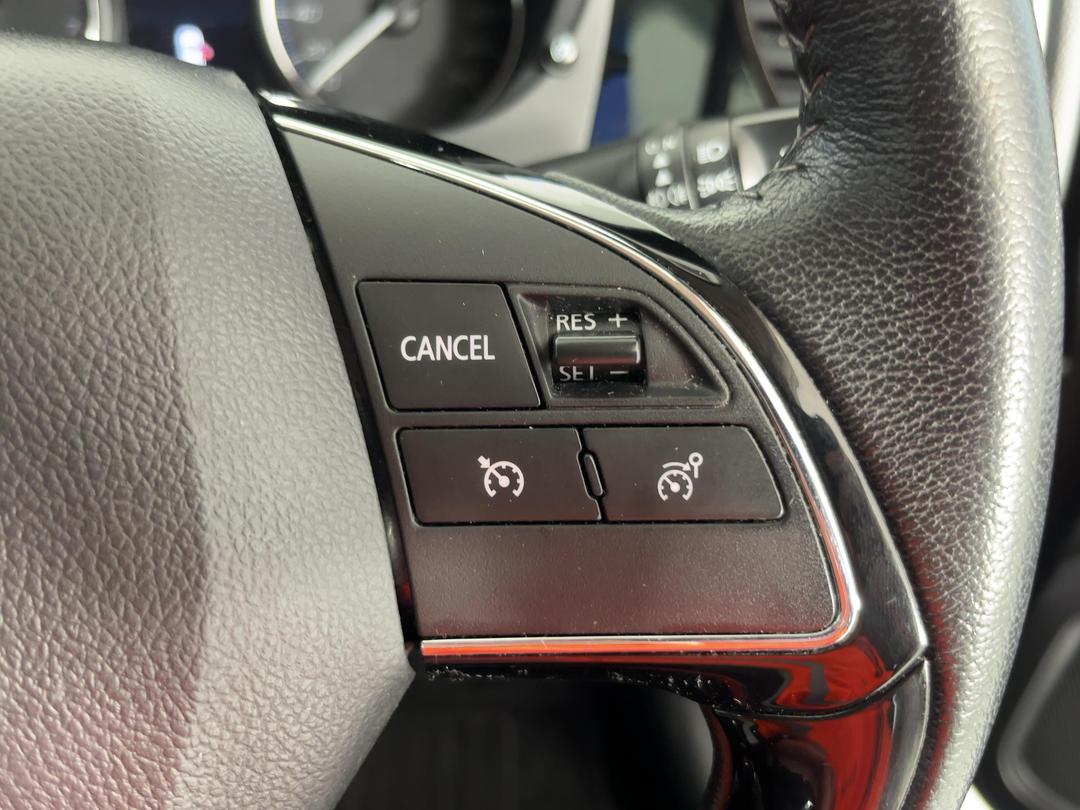 Photo '23' of Mitsubishi Outlander