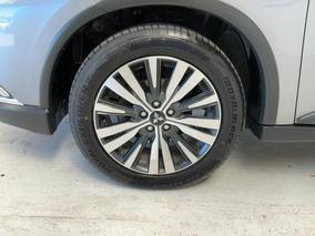Photo '10' of Mitsubishi Outlander