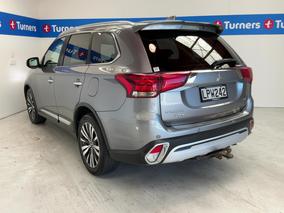Photo '5' of Mitsubishi Outlander