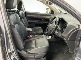 Photo '16' of Mitsubishi Outlander