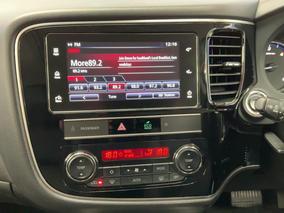 Photo '18' of Mitsubishi Outlander