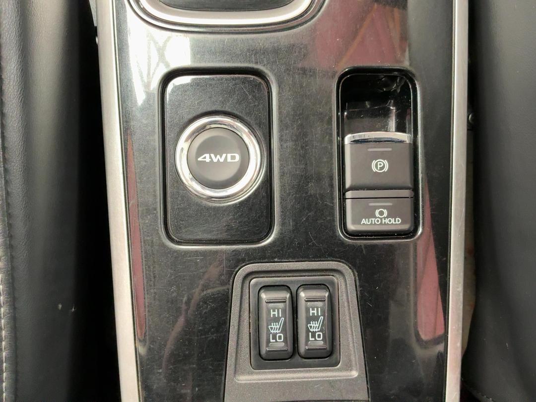 Photo '24' of Mitsubishi Outlander