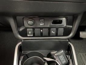 Photo '25' of Mitsubishi Outlander