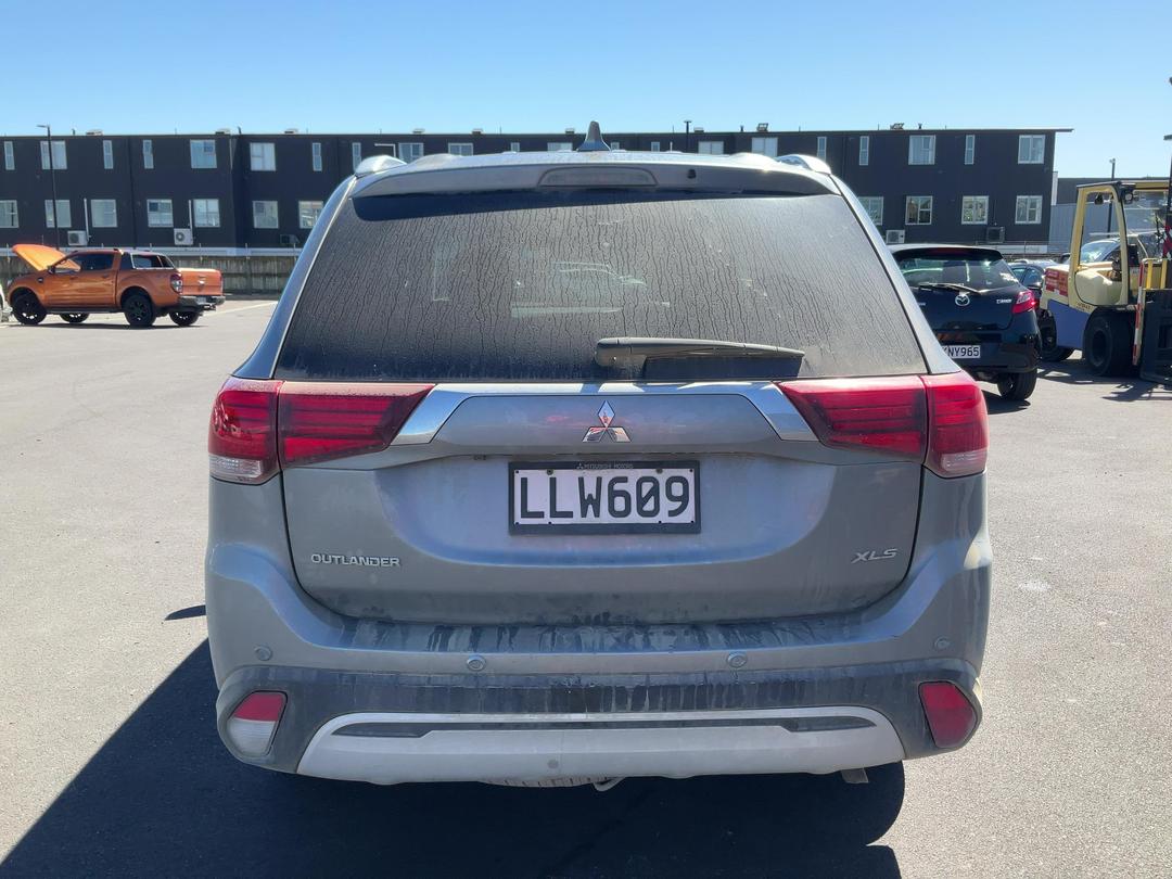 Photo '7' of Mitsubishi Outlander XLS Photo '7' of Mitsubishi Outlander XLS