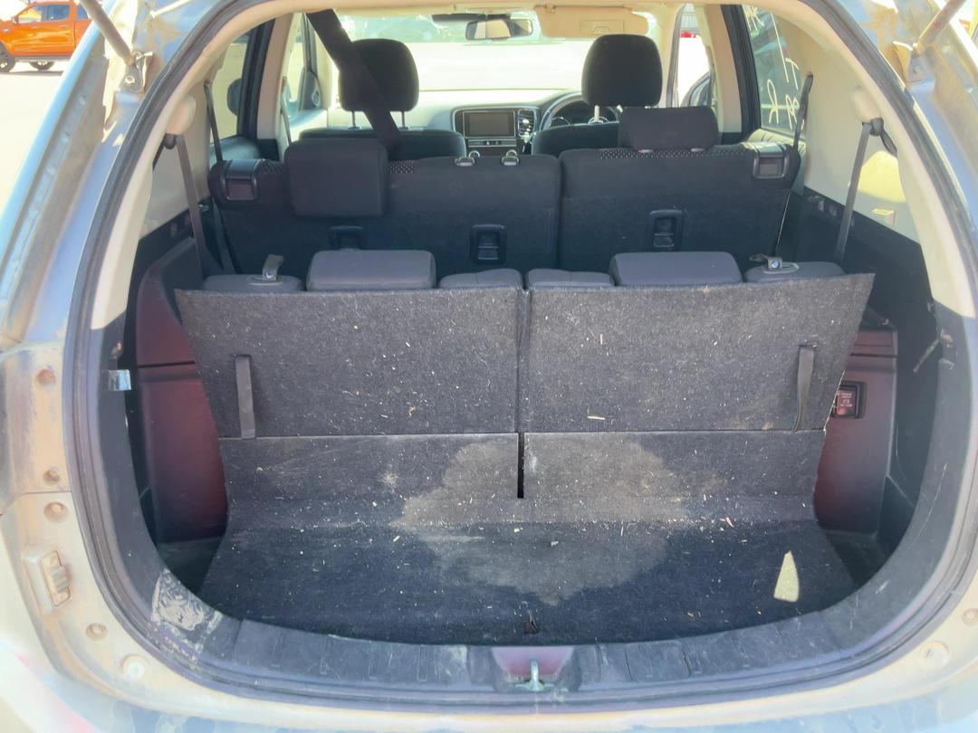 Photo '15' of Mitsubishi Outlander XLS Photo '15' of Mitsubishi Outlander XLS