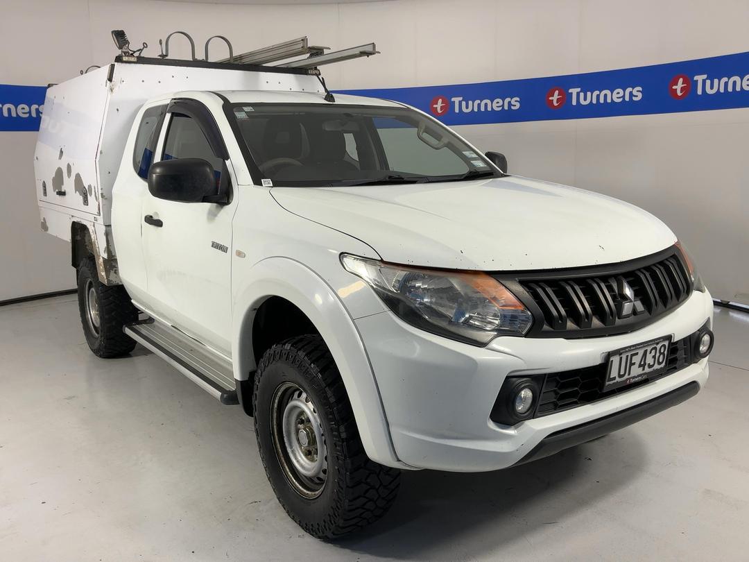 Photo '1' of Mitsubishi Triton