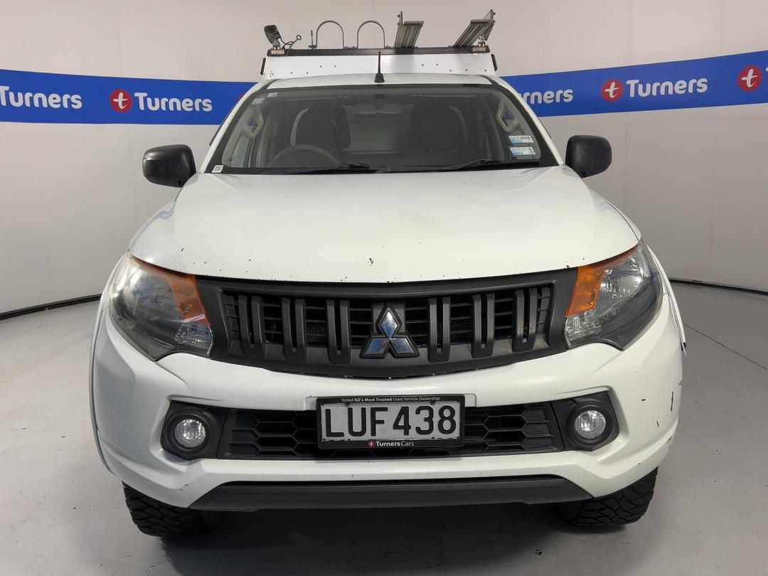Photo '2' of Mitsubishi Triton