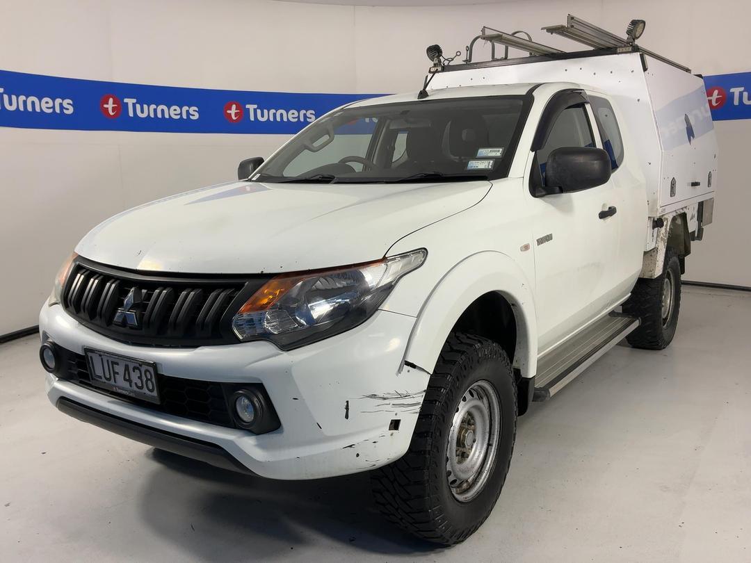 Photo '4' of Mitsubishi Triton