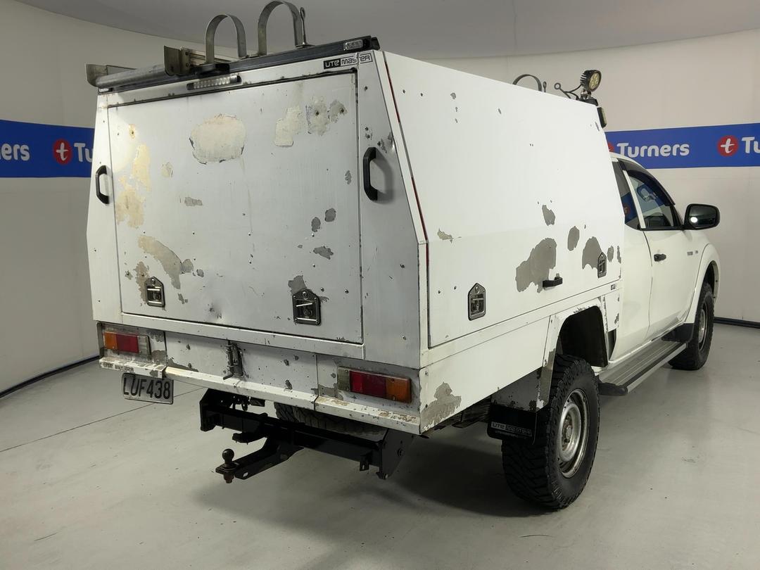 Photo '7' of Mitsubishi Triton