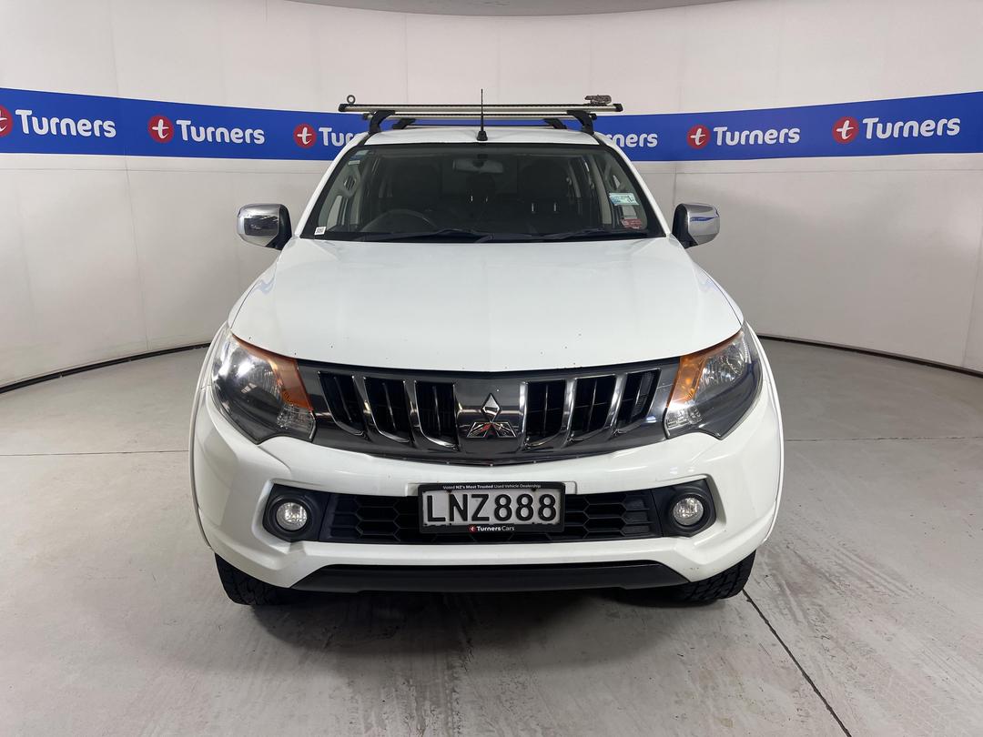 Photo '2' of Mitsubishi Triton