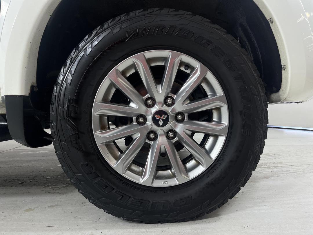 Photo '9' of Mitsubishi Triton