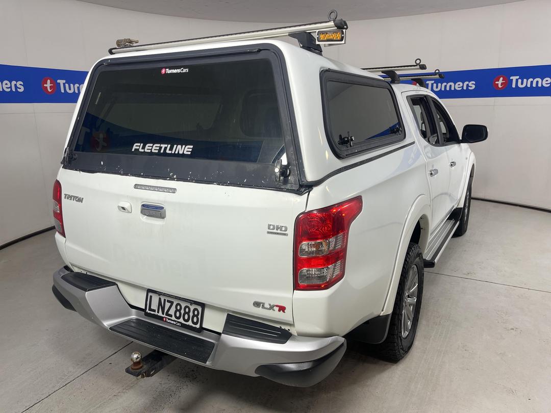 Photo '7' of Mitsubishi Triton