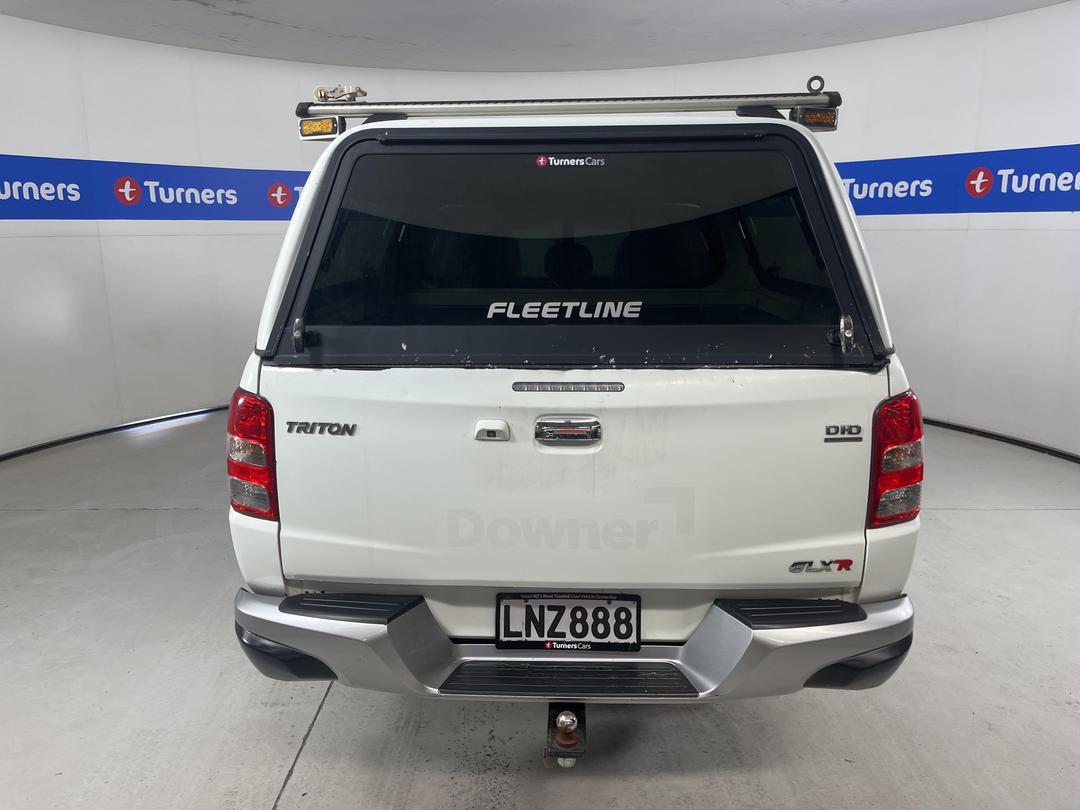 Photo '6' of Mitsubishi Triton